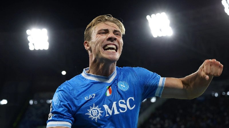 Rasmus Højlund Lebih Tajam di Napoli