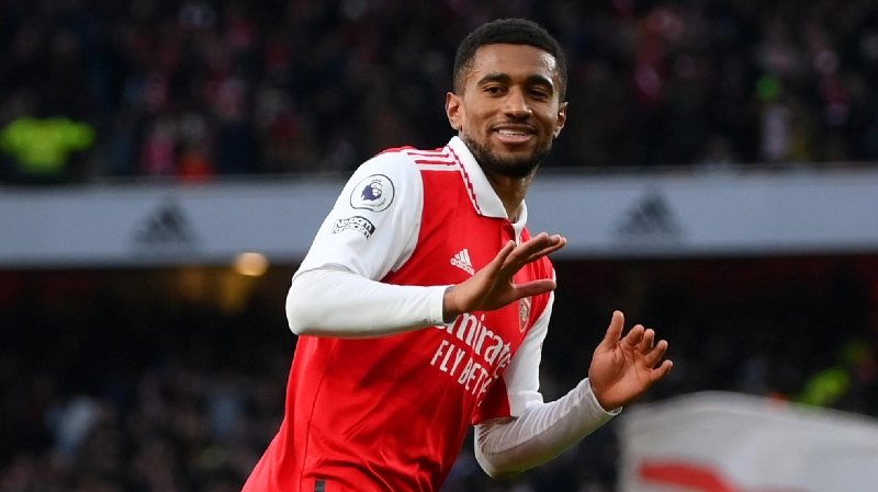 Arsenal Semakin Diuntungkan